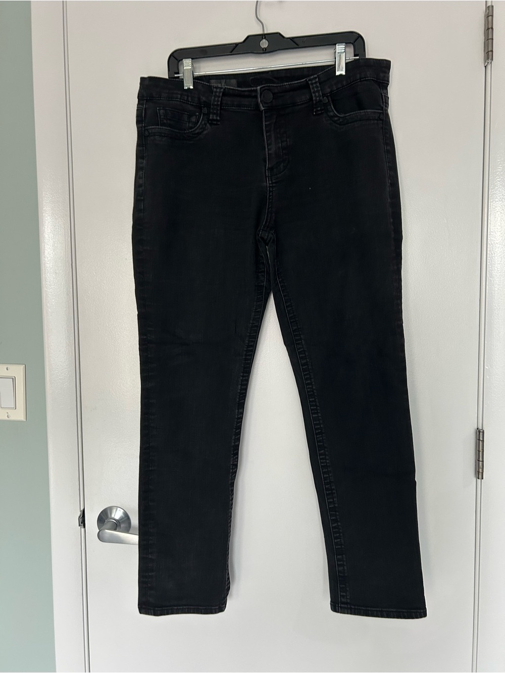 Kut from the Kloth Straight Leg Black Jeans size 14 Short EUC
